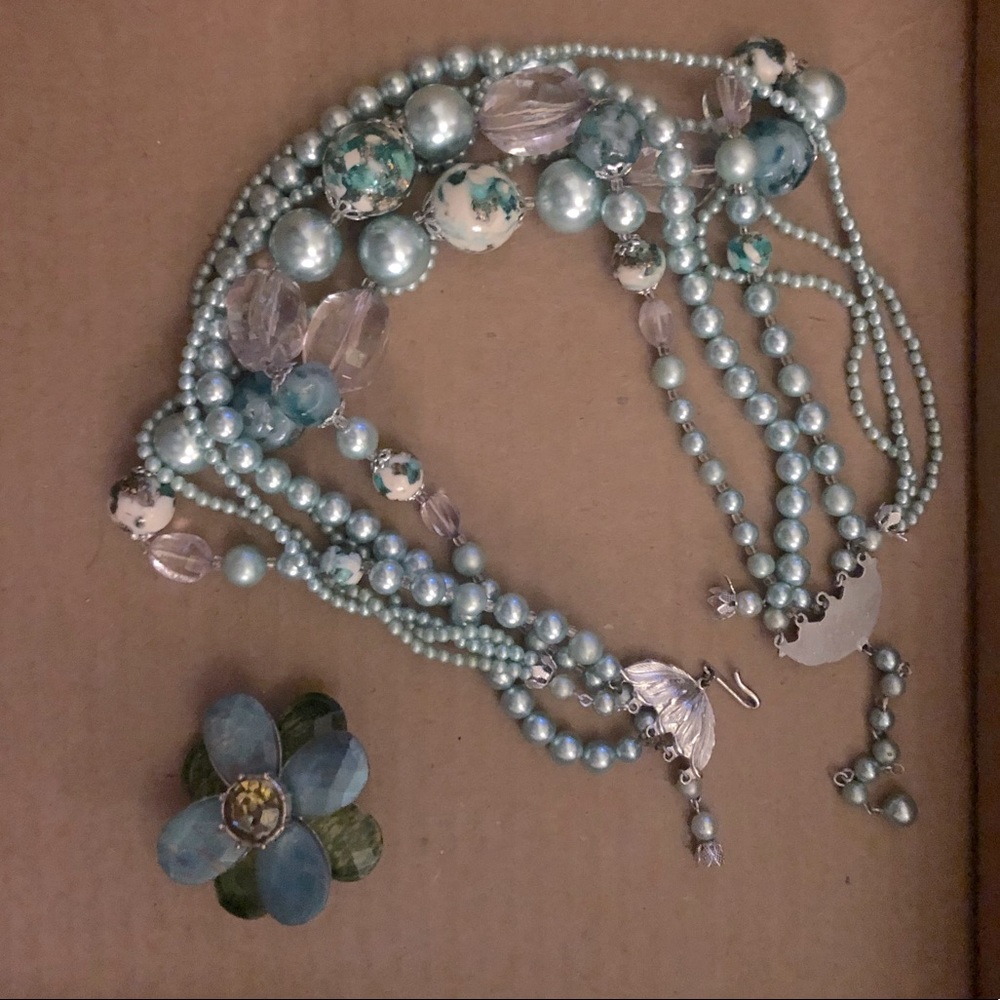 Necklace and brooch bundle